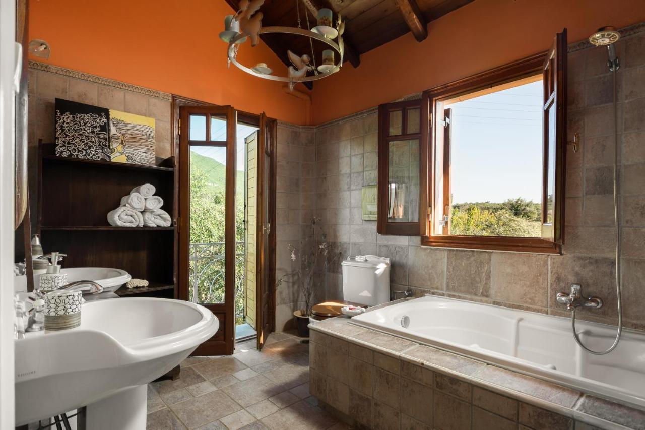 Villa Meliti Agios Matthaios  Luaran gambar