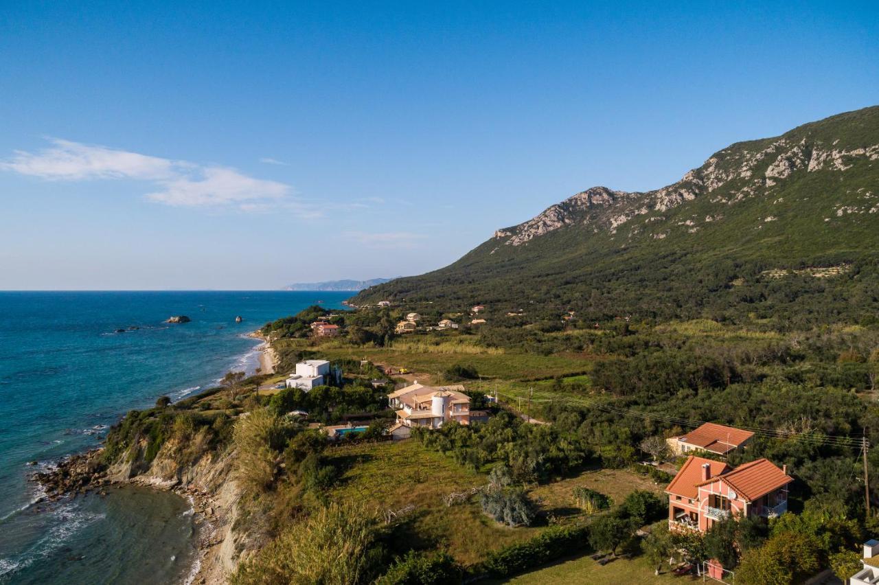 Villa Meliti Agios Matthaios  Luaran gambar