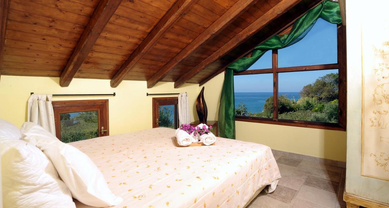 Villa Meliti Agios Matthaios  Luaran gambar